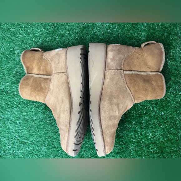 Ugg Women’s‎ Suede Boots Size 7.5 - Picture 1 of 8